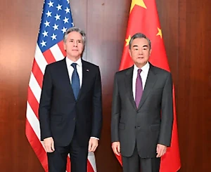 Ван И указал Блинкену на неправомерность санкций и отчитал за поддержку Тайваня