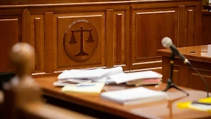 Лежачую пенсионерку обязали явиться в суд Екатеринбурга из-за налоговой ошибки