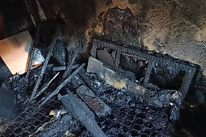 На Камчатке двое бездомных заживо сгорели при пожаре в расселённом доме