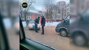 Двор в Подмосковье оцепили из-за взрывчатки в машине, её владельца проверяют на связи с Киевом