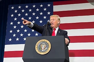 Во Франции восхитились тем, как Трамп добил НАТО вторым ударом и приумножил успех Путина