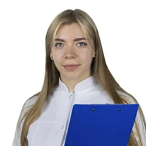 Многие пациенты считают, что геморрой = операция. Но это не так. Есть современные методы лечения, которые позволяют обойтись без хирургии, но только при своевременном обращении. Самое опасное, когда человек открывает Интернет, вбивает в поисковике симптомы и далее начинает заниматься самолечением по советам Всемирной сети, в том числе используя методы нетрадиционной медицины. Это может повлечь осложнения и переход заболевания в следующую стадию.