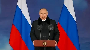 Путин: День защитника Отечества давно стал народным праздником