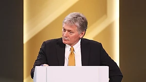 Визиты Нуланд в Киев добром не кончаются, напомнил Песков