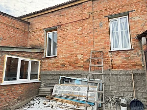 Два дрона атаковали белгородский посёлок Прохоровка, повреждены частные дома