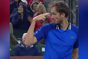 Медведев поругался с соперником во время матча на турнире ATP