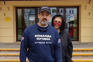 Дмитрий Певцов с женой проголосовали на выборах президента