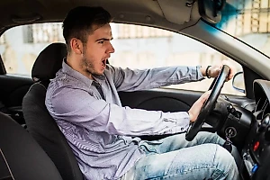 Названа весенняя причина агрессивного вождения на дорогах