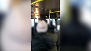 Очевидцы сняли, как одесситки дали отпор военкому в маршрутке