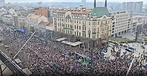 Сербская оппозиция добилась перевыборов в Белграде после массовых протестов