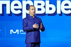 Медведев не исключил, что суперинтеллект заменит человека