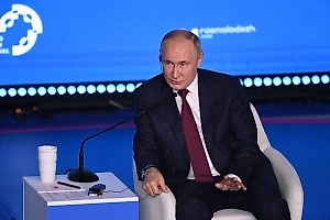 Путин пообещал наказание для ответственных за удары по Белгороду