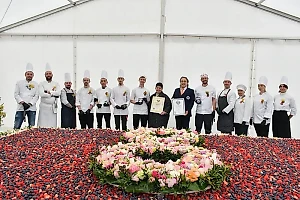 Торт-рекордсмен подарили жительницам Сочи на 8 Марта