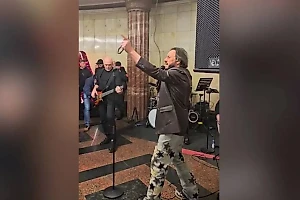 Любимец женщин Стас Михайлов дал концерт в московском метро