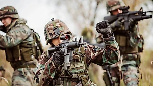 В Польше одобрили идею Макрона об отправке войск НАТО на Украину