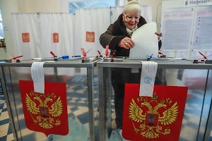 Назначение выборов президента в России сочли торжеством демократии на фоне их отмены на Украине