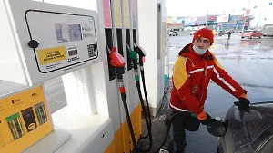 На бирже формируются нетипичные цены на бензин: подорожает ли топливо перед Новым годом