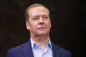"Польются новые реки крови": Медведев обвинил семейку Байденов в продолжении конфликта на Украине