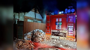 Причина возгорания — короткое замыкание: В Челябинске при пожаре в доме погибли два ребёнка