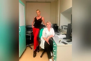 "Ноги как палки": Истощавшая Волочкова напугала поклонников жутким фото из кабинета МРТ
