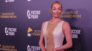 "Премии для лохов": Волочкова обиделась, что её не пригласили на скандальную "голую" вечеринку