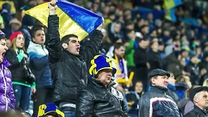УЕФА наказал сборную Украины из-за агрессивного поведения её фанатов