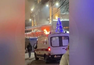 На севере Москвы загорелся ресторан