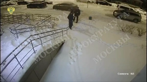 Мстительный москвич расстрелял двух парней в пункте выдачи и попал на видео