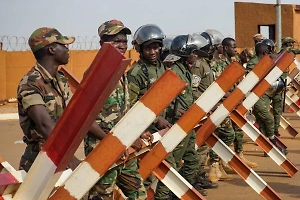 Премьер Нигера заявил о сохраняющейся угрозе военного вторжения в страну