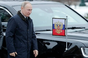 Путин пошутил о полномочиях в ответ на предложение перекрасить его Aurus