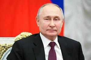 Путин заявил, что большинство россиян живут от зарплаты до зарплаты