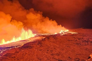 Извержение вулкана началось на полуострове Рейкьянес на юге Исландии