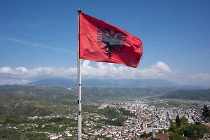 Новый посол Албании в Британии оказался нелегальным мигрантом