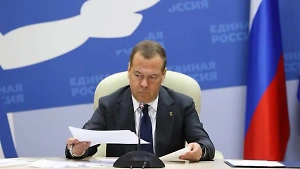 "Совсем разболелась?": Медведев обратился к Европе в канун Рождества
