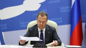 Медведев обратился к Европе в канун Рождества