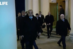 Алиев и Пашинян вместе вышли из Константиновского дворца после саммита СНГ