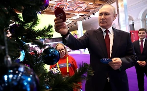 "Пусть всё задуманное осуществится": Лайф узнал, как выглядит новогодняя открытка от Путина