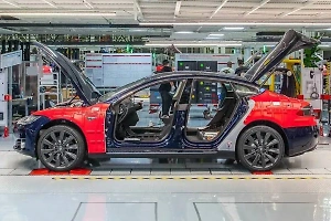 Робот против человека: В Техасе на заводе Tesla разыгралась кровавая драма