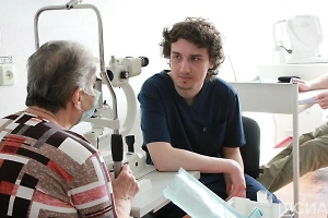 В Докучаевске якутские офтальмологи провели операцию без света
