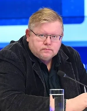 Можно, не покривив душой, говорить о глубоком профессионализме глав регионов и о том, что меры поддержки, которые были уже выделены и которые разработаны, — огромные, надо сказать, меры поддержки, — они предпринимаются в адекватном и очень оперативным формате, что позволяет стабилизировать ситуацию