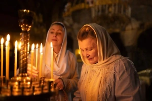 Православным напомнили, к каким иконам первым делом подходить в храме