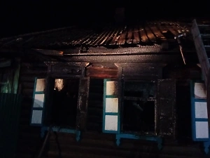 Короткое замыкание и пожар унесли жизни двух детей и женщины в Бурятии