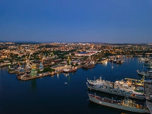 В Севастополе начались веерные отключения света после ночной атаки ВСУ с моря и воздуха