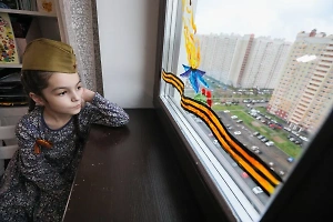 "Движение первых" в преддверии 9 Мая запускает акцию "Окна Победы"