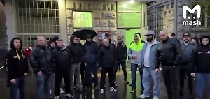 "Средневековая дикость": Байкеры всей Москвы собираются на месте убийства мотоциклиста