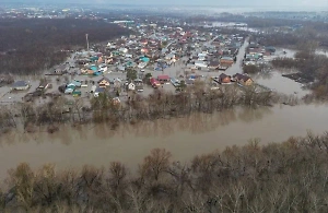 В Оренбургской области за сутки из 630 домов ушла вода