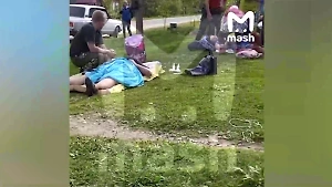 Люди лежат на земле: Появилось видео с места удара по автобусу под Брянском