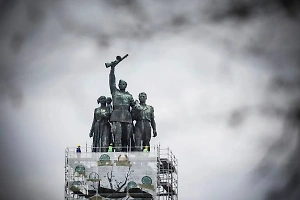 В Софии опять возобновили демонтаж памятника Советской армии