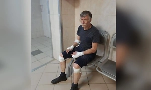 Сосед-иностранец избил и переехал на тракторе Героя России в Подмосковье