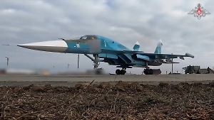 Минобороны показало видео боевой работы Су-34 на Южно-Донецком направлении